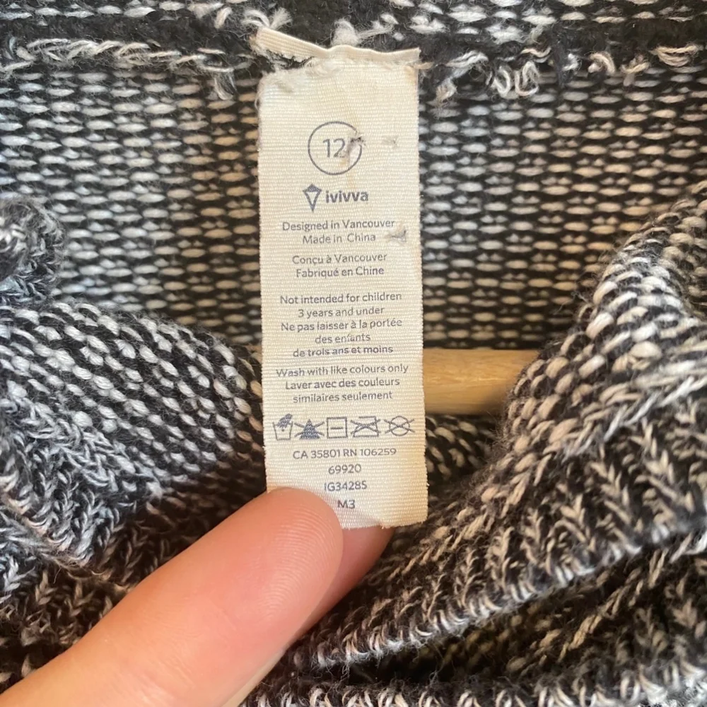 Girls Ivivva by Lululemon knit cardigan Sweater Black White size 12 100% cotton - Picture 4 of 11